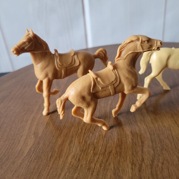 Vintage 1960’s Toy Plastic Horse Figure Set of 4, Tan - Picture 5 of 8